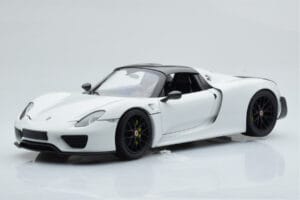 Porsche 918 Spyder Weissach Package White With Black Wheels Minichamps 1:18 113062443 Diecast — photo 4 of 9