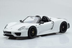 Porsche 918 Spyder Weissach Package White With Black Wheels Minichamps 1:18 113062443