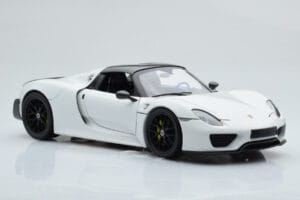Porsche 918 Spyder Weissach Package White With Black Wheels Minichamps 1:18 113062443 Diecast — photo 7 of 9
