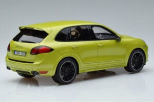 Porsche Cayenne GTS 92A Peridot Green GT Spirit 1:18 GT020A Resin — photo 2 of 6
