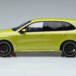 Porsche Cayenne GTS 92A Peridot Green GT Spirit 1:18 - image 3 of 6