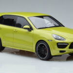 Porsche Cayenne GTS 92A Peridot Green GT Spirit 1:18 - image 4 of 6