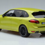 Porsche Cayenne GTS 92A Peridot Green GT Spirit 1:18 - image 5 of 6