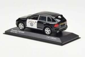 Porsche Cayenne 9PA Highway Patrol Minichamps 1:43 400066291 Diecast — photo 3 of 4