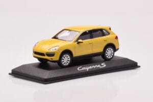 Porsche Cayenne 92A Sand Yellow Minichamps 1:43 WAP0200060B Diecast — photo 2 of 4