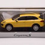 Porsche Cayenne 92A Sand Yellow Minichamps 1:43 - image 4 of 4