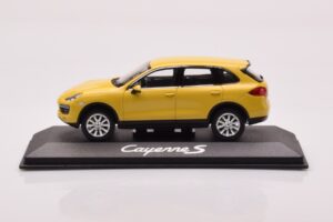 Porsche Cayenne 92A Sand Yellow Minichamps 1:43