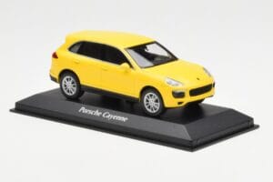 Porsche Cayenne 92A Yellow MaxiChamps 1:43 940063201 Diecast — photo 3 of 4