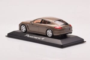 Porsche Panamera 970 4 Beige Metallic Minichamps 1:43 WAP02000319 Diecast — photo 3 of 4