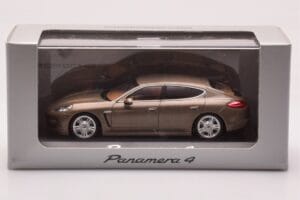 Porsche Panamera 970 4 Beige Metallic Minichamps 1:43 WAP02000319 Diecast — photo 4 of 4