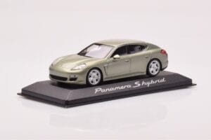 Porsche Panamera 970 S Hybrid Critall Green Minichamps 1:43 WAP0205010A Diecast — photo 2 of 4