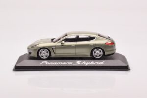 Porsche Panamera 970 S Hybrid Critall Green Minichamps 1:43