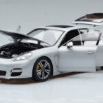 Porsche Panamera 970 Turbo Silver Norev 1:18 - image 2 of 7