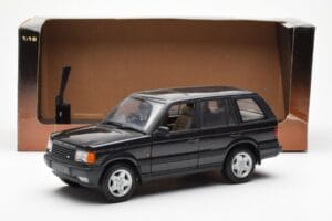 Range Rover P38 4.6 HSE Black Metallic AUTOart 1:18 70017 Diecast — photo 2 of 9