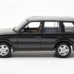 Range Rover P38 4.6 HSE Black Metallic AUTOart 1:18 - image 4 of 9