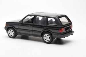 Range Rover P38 4.6 HSE Black Metallic AUTOart 1:18 70017 Diecast — photo 5 of 9