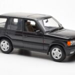 Range Rover P38 4.6 HSE Black Metallic AUTOart 1:18 - image 7 of 9
