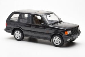 Range Rover P38 4.6 HSE Black Metallic AUTOart 1:18 70017 Diecast — photo 7 of 9