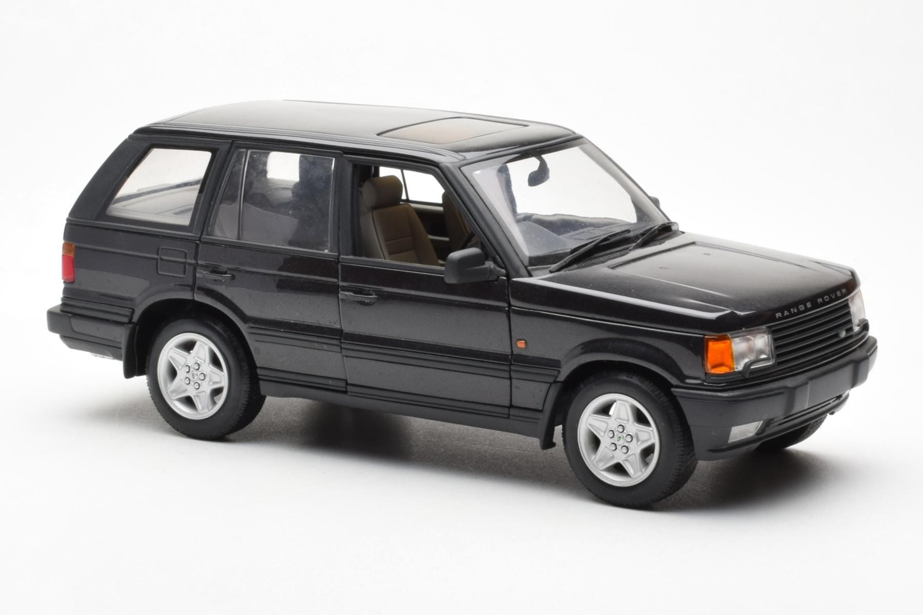 Range Rover P38 4.6 HSE Black Metallic AUTOart 1:18 70017 Diecast — photo 7 of 9