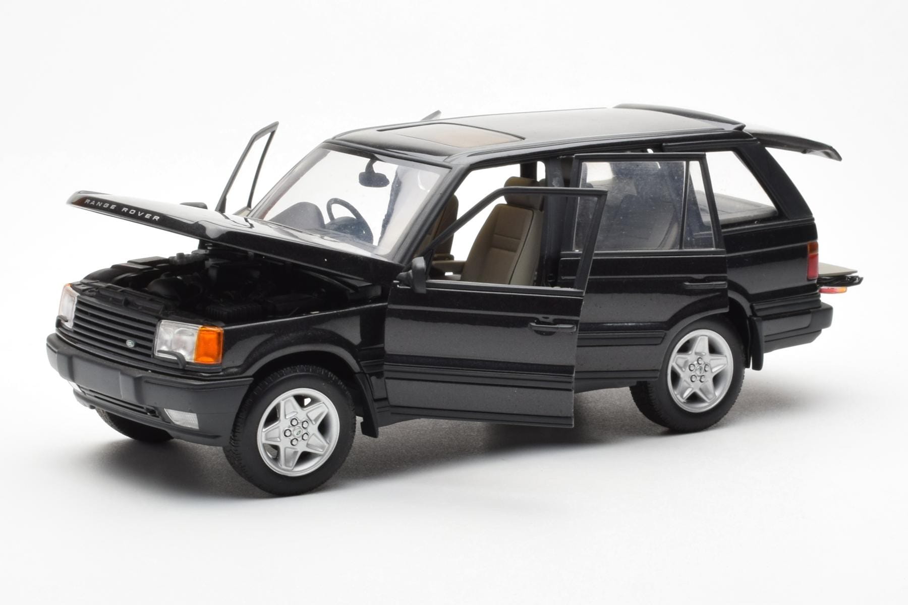 Range Rover P38 4.6 HSE Black Metallic AUTOart 1:18 70017 Diecast — photo 9 of 9