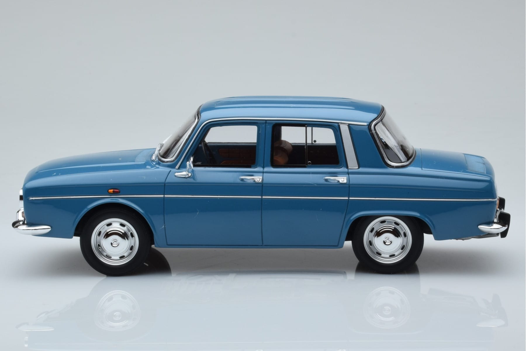 Renault 10 Major Blue Otto 1:18 OT1029 Resin — photo 3 of 6