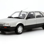 Renault 25 Phase 1 V6 Injection Silver Otto 1:18 OT1070 Resin