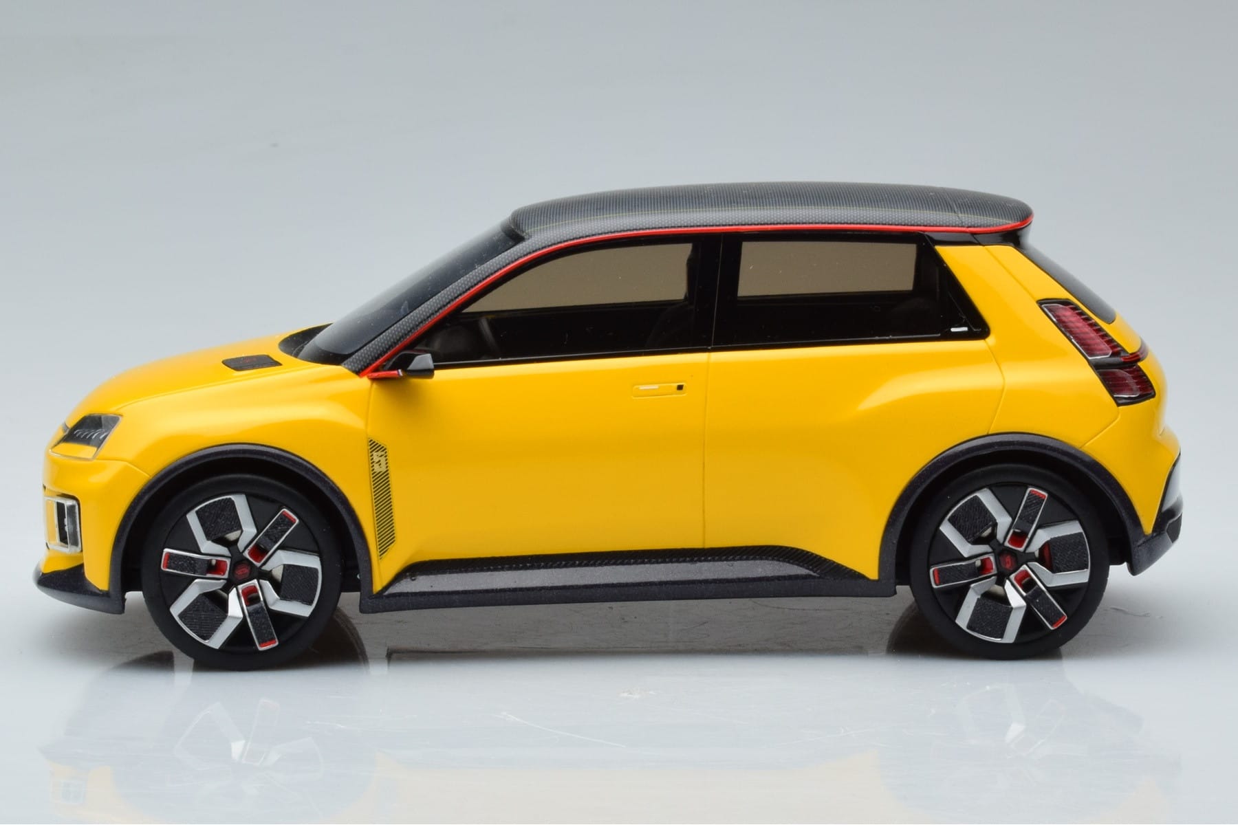 Renault E-Tech Electric Prototype Yellow Otto 1:18 OT406 Resin — photo 3 of 6