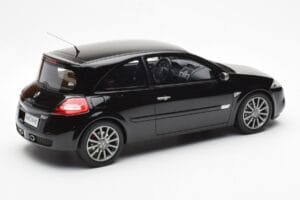 Renault Megane 2 RS Phase 2 Black Otto 1:18 OT1054 Resin — photo 2 of 6