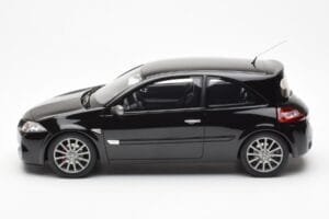 Renault Megane 2 RS Phase 2 Black Otto 1:18 OT1054 Resin — photo 3 of 6