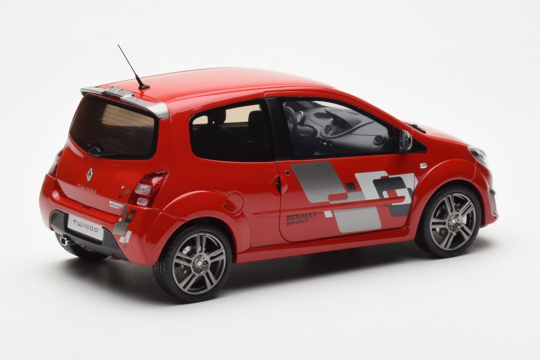 Renault Twingo RS Phase 1 Red Otto 1:18 OT446 Resin — photo 2 of 6