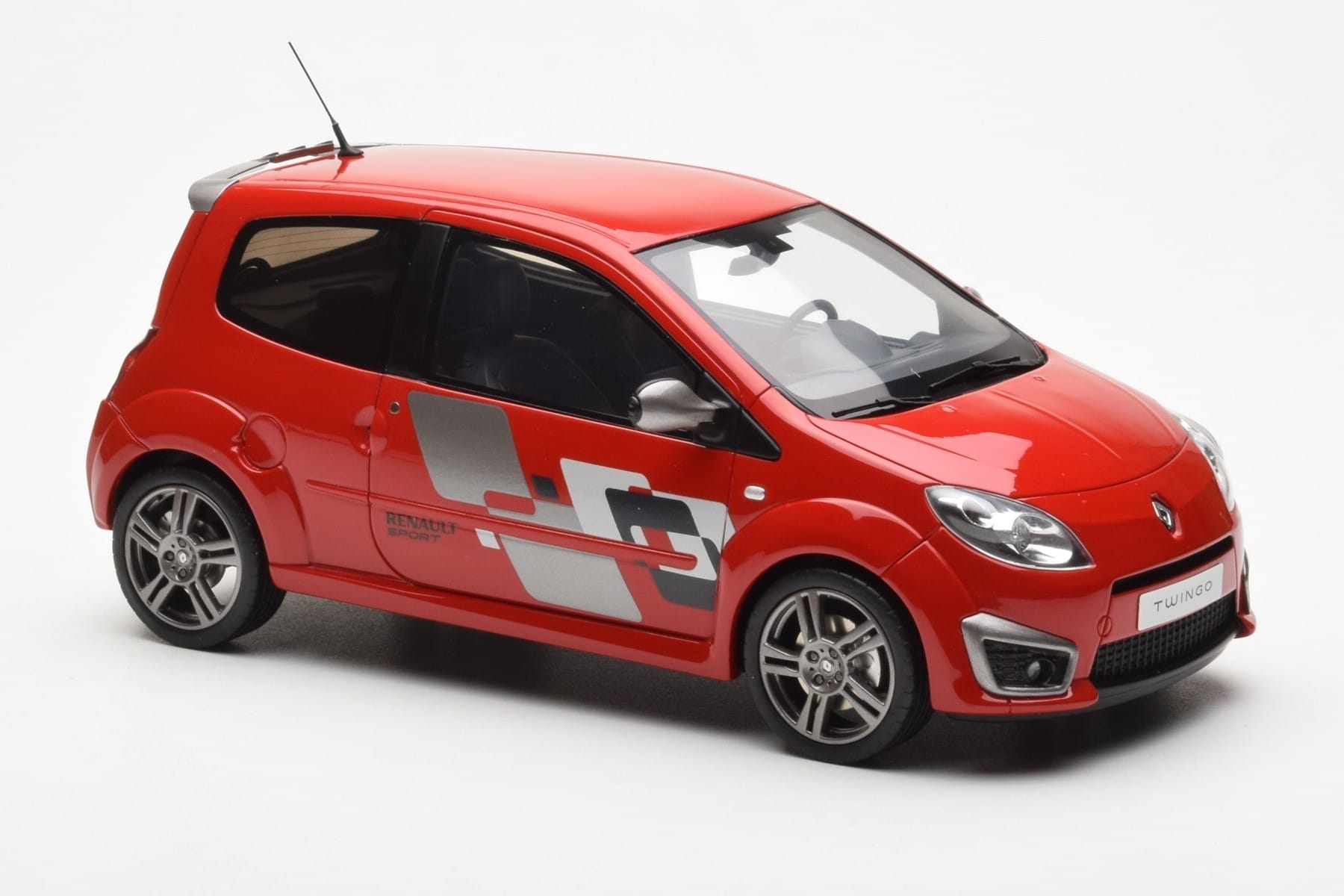 Renault Twingo RS Phase 1 Red Otto 1:18 OT446 Resin — photo 4 of 6