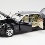 Rolls-Royce Phantom VII EWB Black and Silver Kyosho 1:18 08841BKS - image 2 of 8