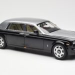 Rolls-Royce Phantom VII EWB Black and Silver Kyosho 1:18 08841BKS - image 6 of 8