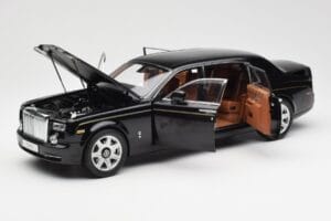Rolls-Royce Phantom VII EWB Diamond Black Kyosho 1:18 08841DBK2 Diecast — photo 2 of 8