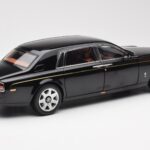 Rolls-Royce Phantom VII EWB Diamond Black Kyosho 1:18 08841DBK2 - image 3 of 8