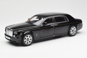 Rolls-Royce Phantom VII EWB Diamond Black Kyosho 1:18 08841DBK2