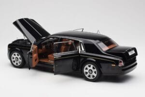 Rolls-Royce Phantom VII EWB Diamond Black Kyosho 1:18 08841DBK2 Diecast — photo 5 of 8