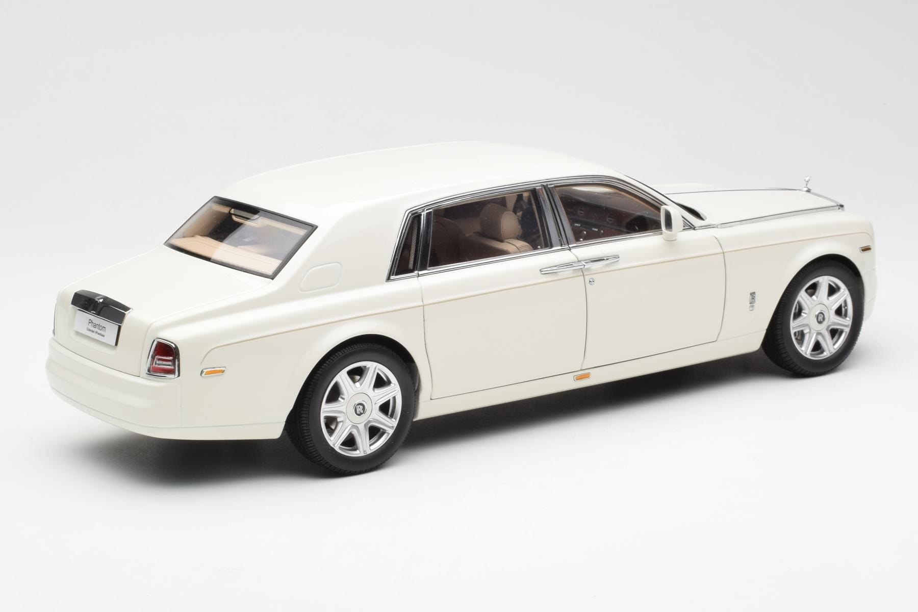 Rolls-Royce Phantom VII EWB English White Kyosho 1:18 08841EW2 Diecast — photo 3 of 8