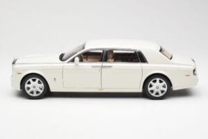 Rolls-Royce Phantom VII EWB English White Kyosho 1:18 08841EW2 Diecast — photo 4 of 8