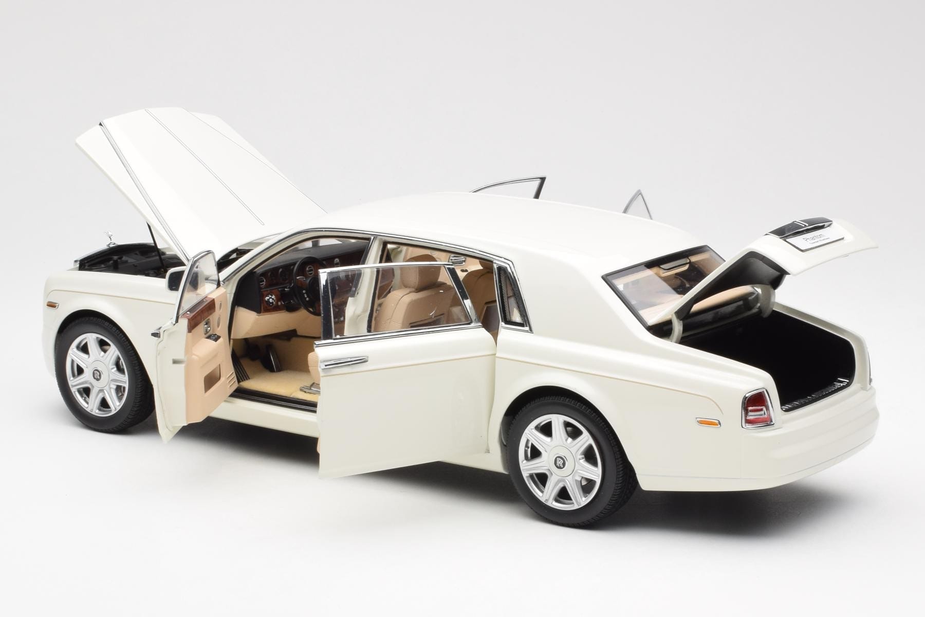 Rolls-Royce Phantom VII EWB English White Kyosho 1:18 08841EW2 Diecast — photo 5 of 8