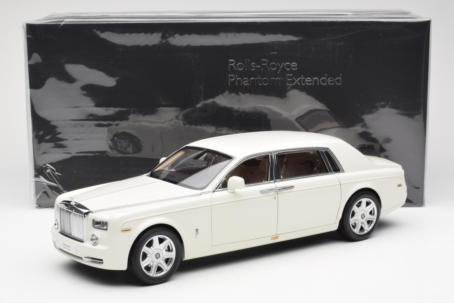 Rolls-Royce Phantom VII EWB English White Kyosho 1:18 08841EW2 Diecast — photo 8 of 8