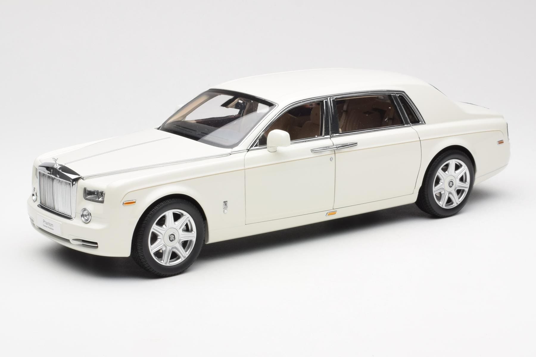 Rolls-Royce Phantom VII EWB English White Kyosho 1:18 08841EW2 Diecast