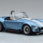 Shelby Cobra 427 S/C Light Blue Kyosho 1:18 - image 5 of 9