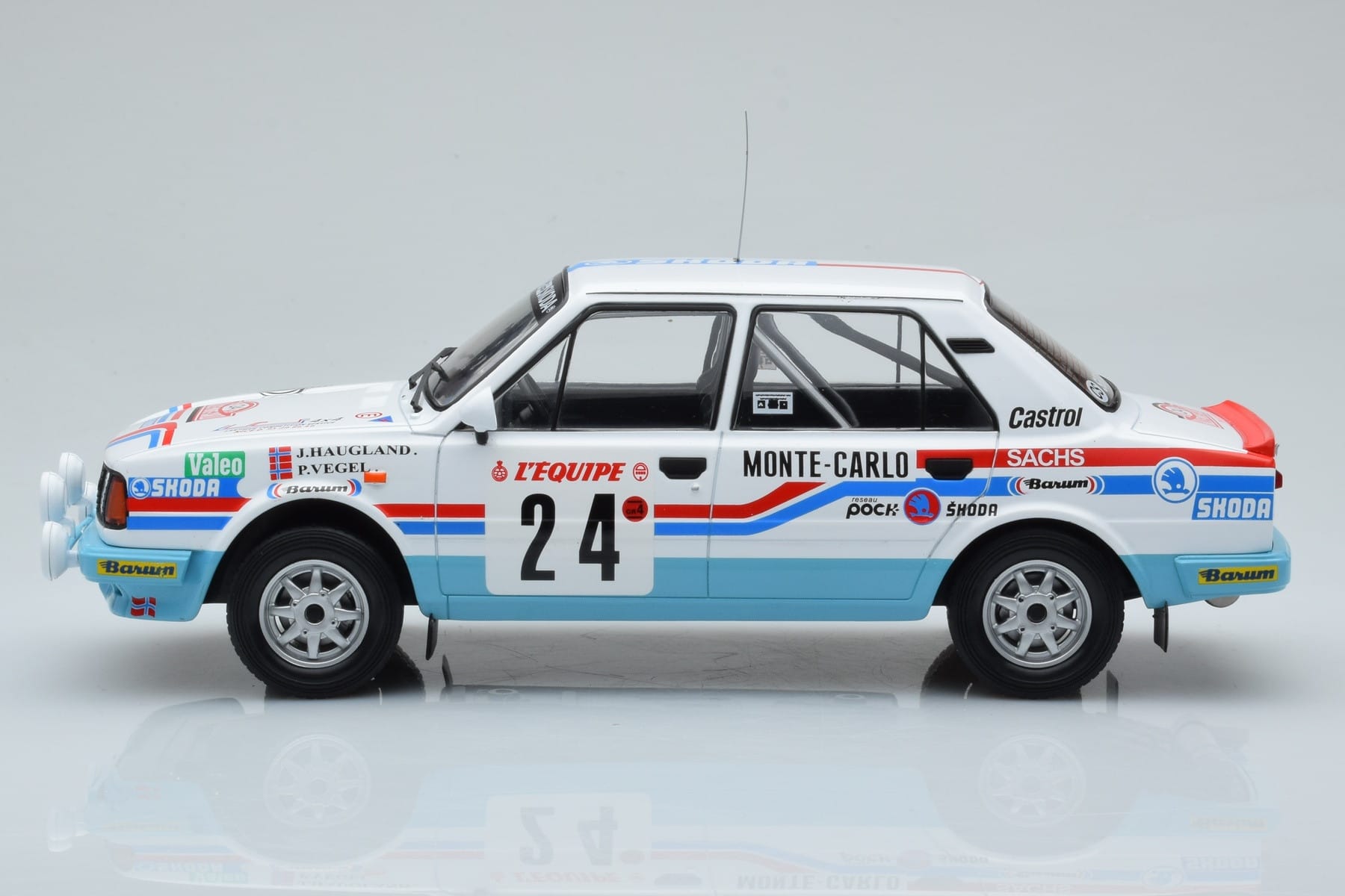 Skoda 130 L Night Version #24 J. Augland Rally Monte Carlo 1987 IXO 1:18 18RMC156 Diecast — photo 3 of 6