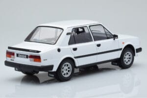 Skoda 130 L White IXO 1:18 18CMC158 Diecast — photo 2 of 6