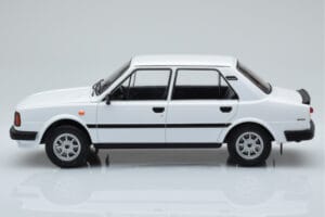 Skoda 130 L White IXO 1:18 18CMC158 Diecast — photo 3 of 6