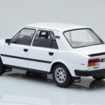 Skoda 130 L White IXO 1:18 - image 5 of 6