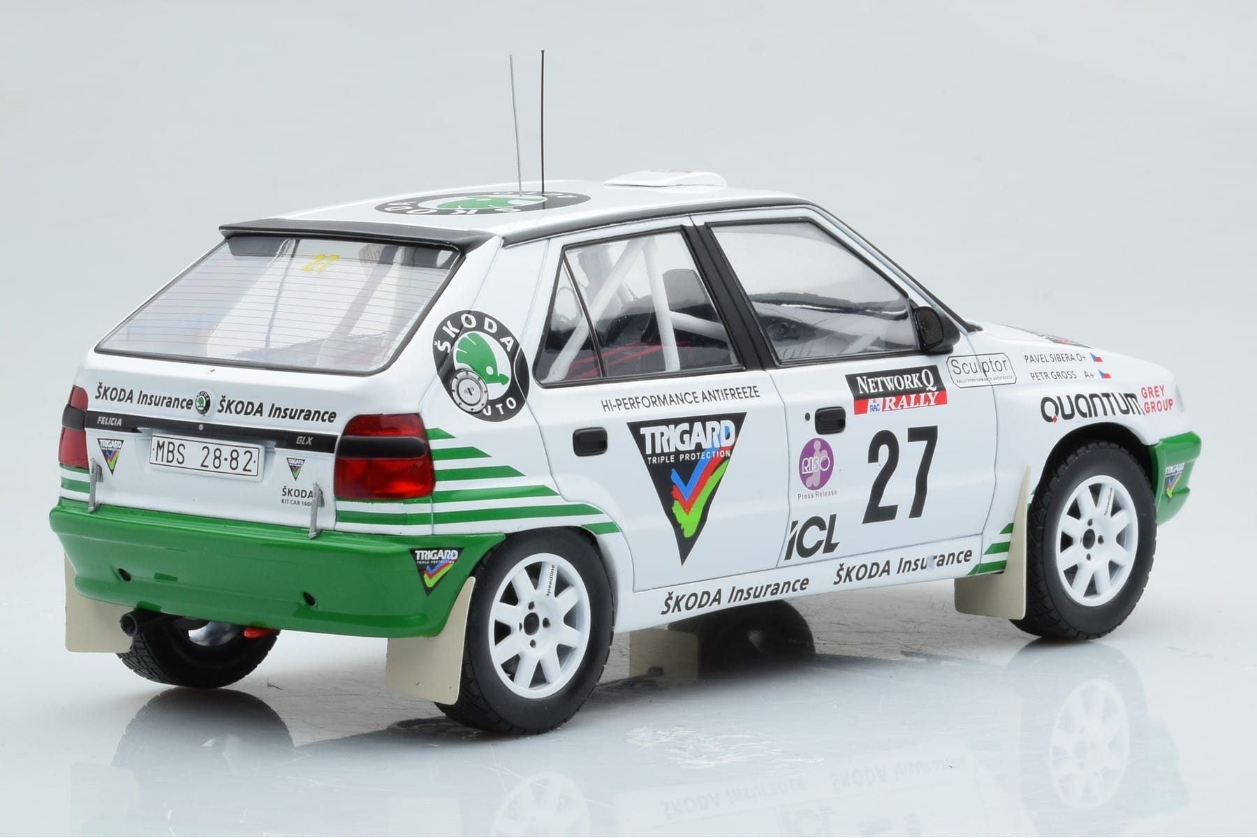 Skoda Felicia #27 P. Sibera / P. Gross Rally RAC Lombard 1995 IXO 1:18 18RMC148 Diecast — photo 2 of 6
