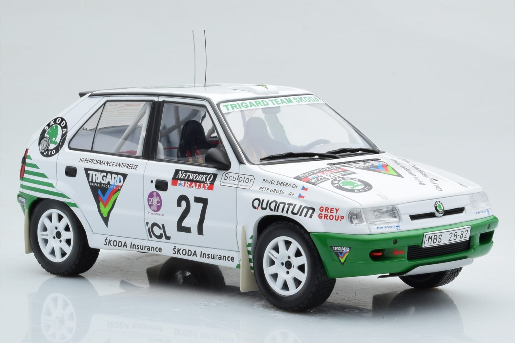 Skoda Felicia #27 P. Sibera / P. Gross Rally RAC Lombard 1995 IXO 1:18 18RMC148 Diecast — photo 4 of 6