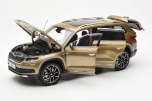 Skoda Kodiaq Gold FAW 1:18 ZSX000001GOL Diecast — photo 2 of 8